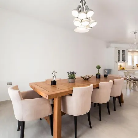 Willa Panos Sunset View *