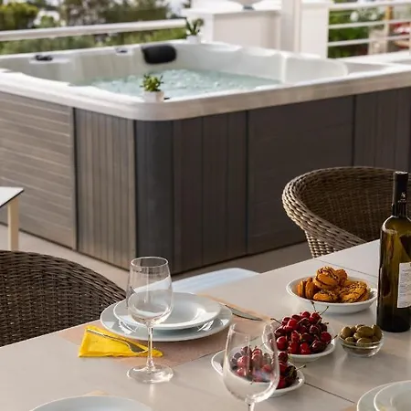 Panos Sunset View Willa *