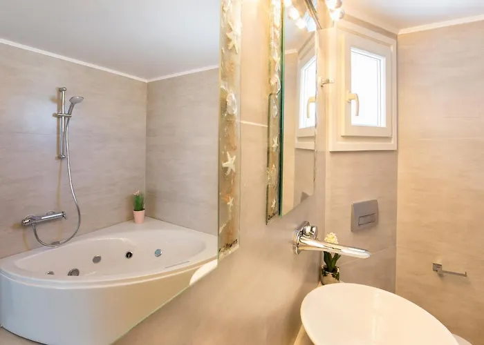 Panos Sunset View Villa *