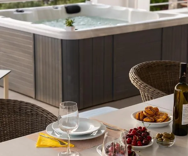 Panos Sunset View Villa *